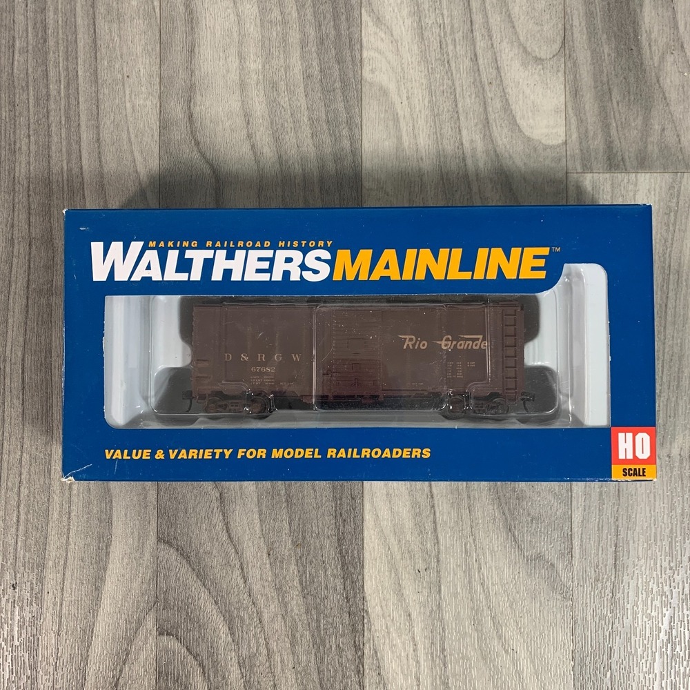 HO Walthers Mainline Rio Grande Boxcar #67682 40' AAR 1944 910-1677